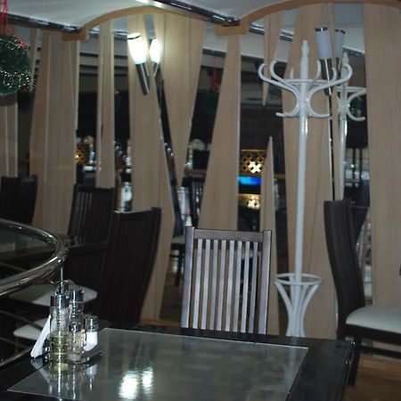 Apartment Roman Leopoli Esterno foto