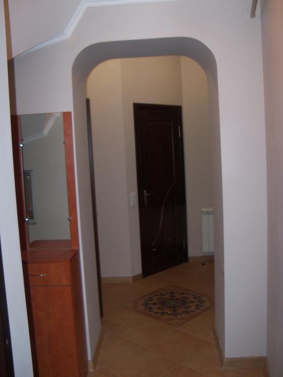 Apartment Roman Leopoli Esterno foto