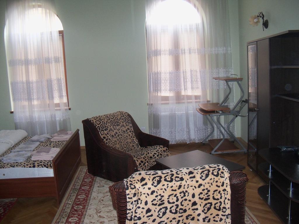 Apartment Roman Leopoli Esterno foto