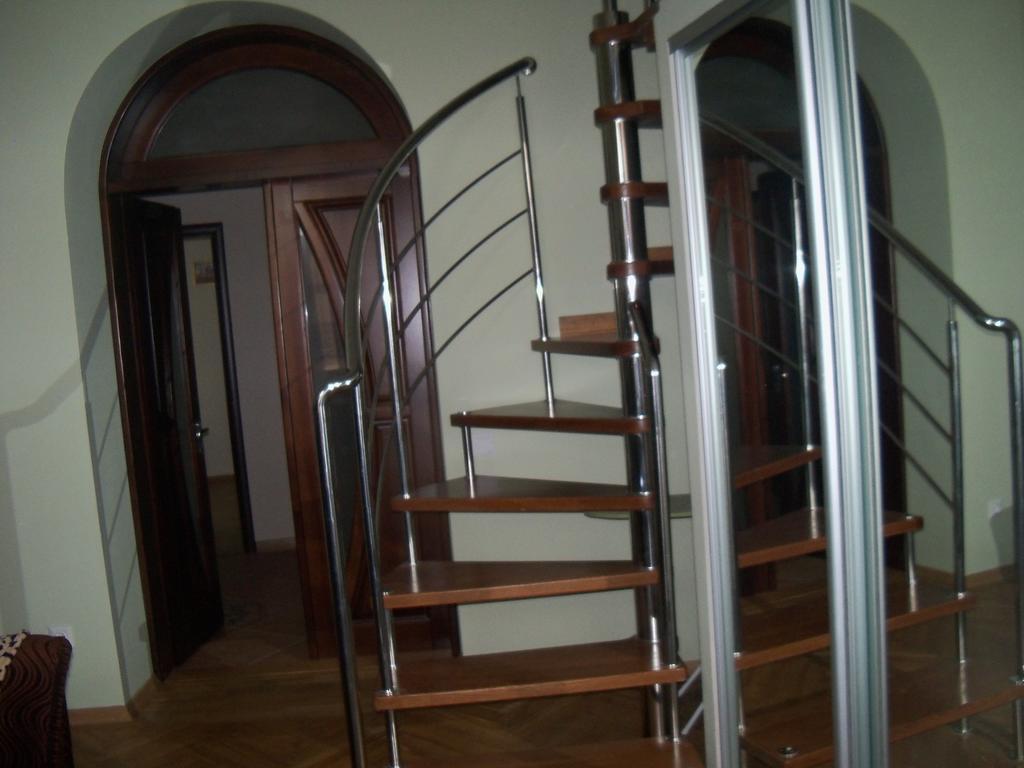Apartment Roman Leopoli Esterno foto