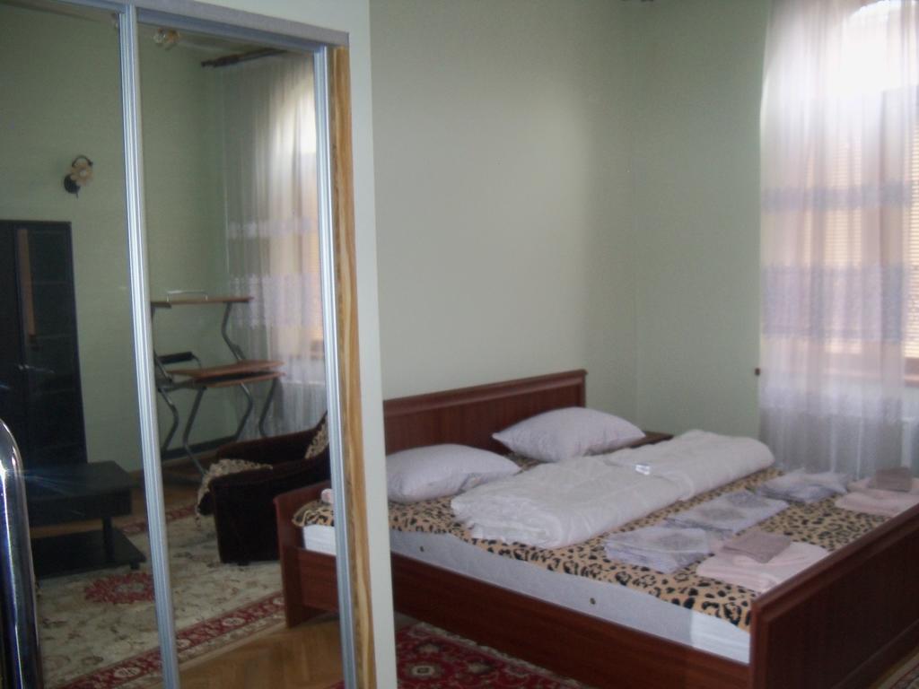 Apartment Roman Leopoli Esterno foto