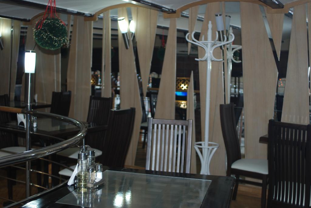 Apartment Roman Leopoli Esterno foto